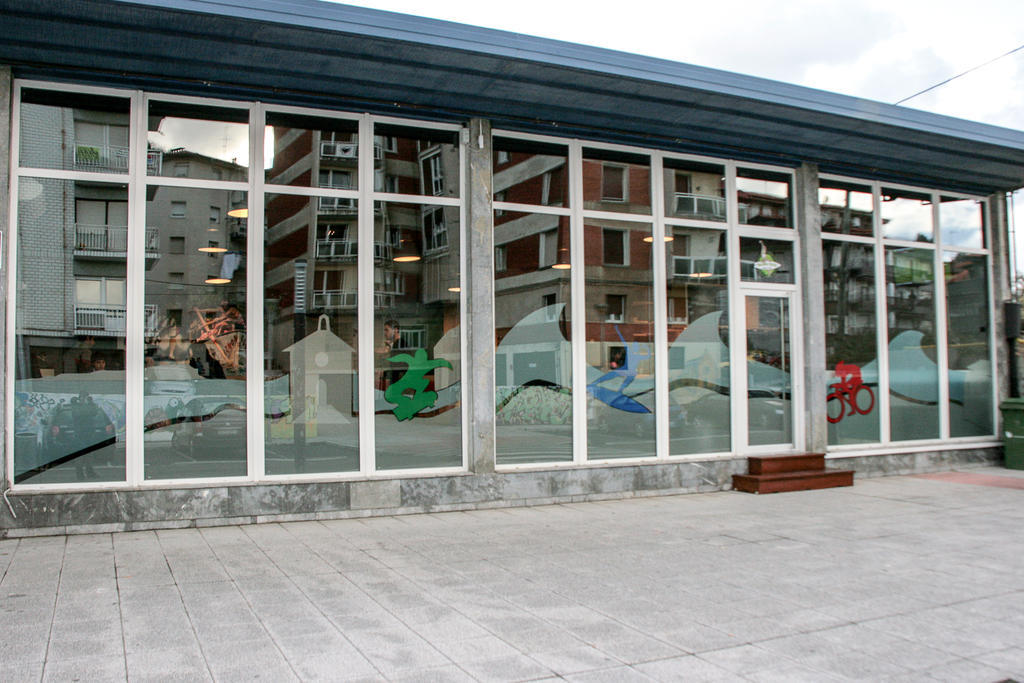 Mundaka Hostel & Sports Cafe エクステリア 写真