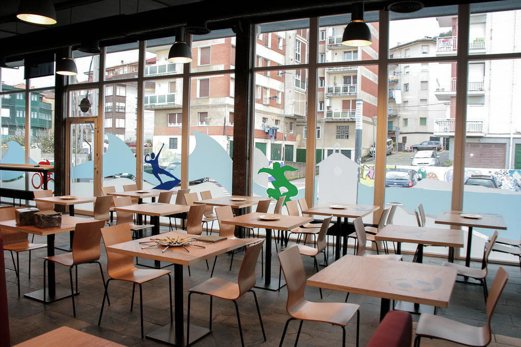 Mundaka Hostel & Sports Cafe エクステリア 写真